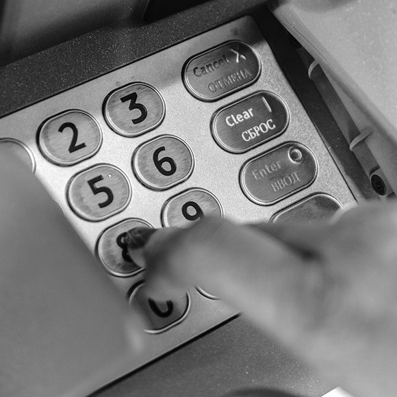 Как введение НДС на операции по картам повлияет на тарифы и кешбэк